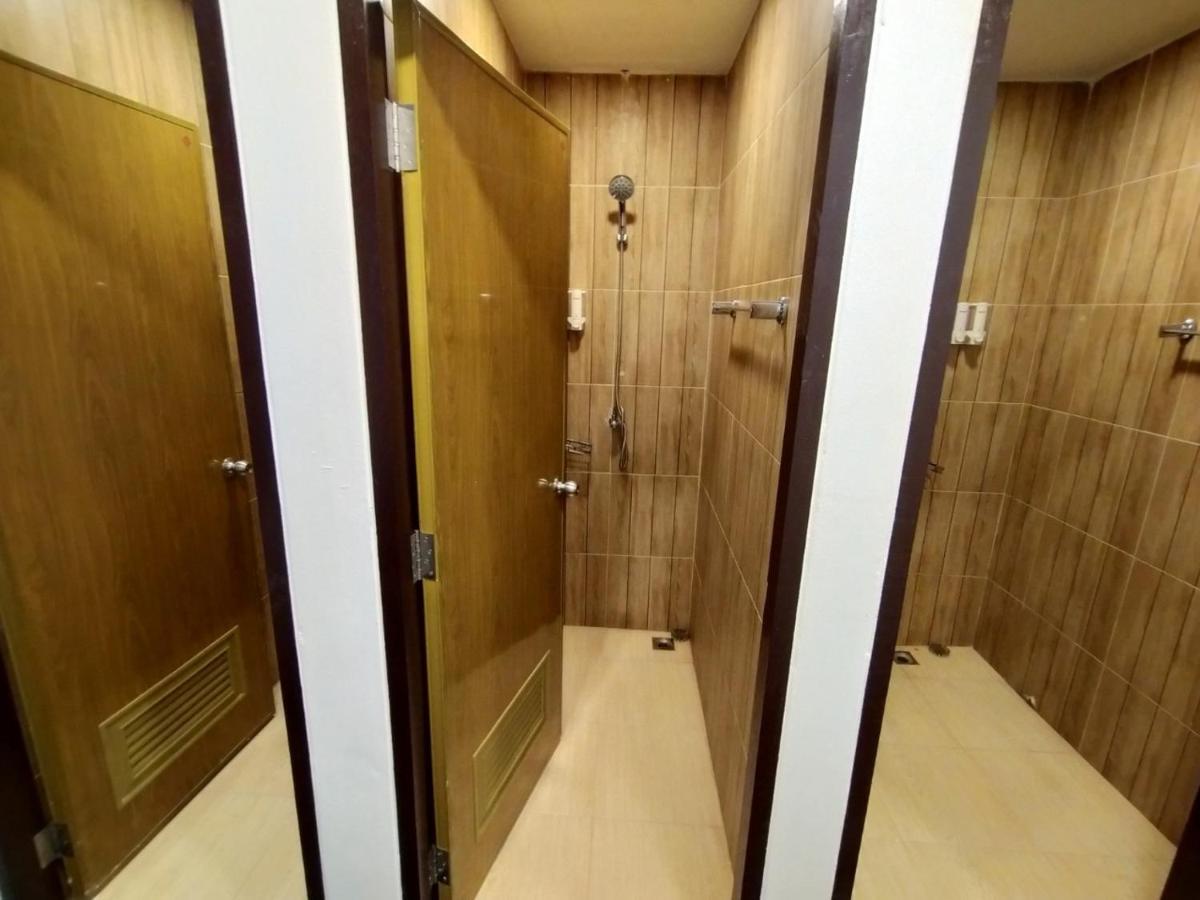 Breeze Hostel Jomtien Beach Exterior foto